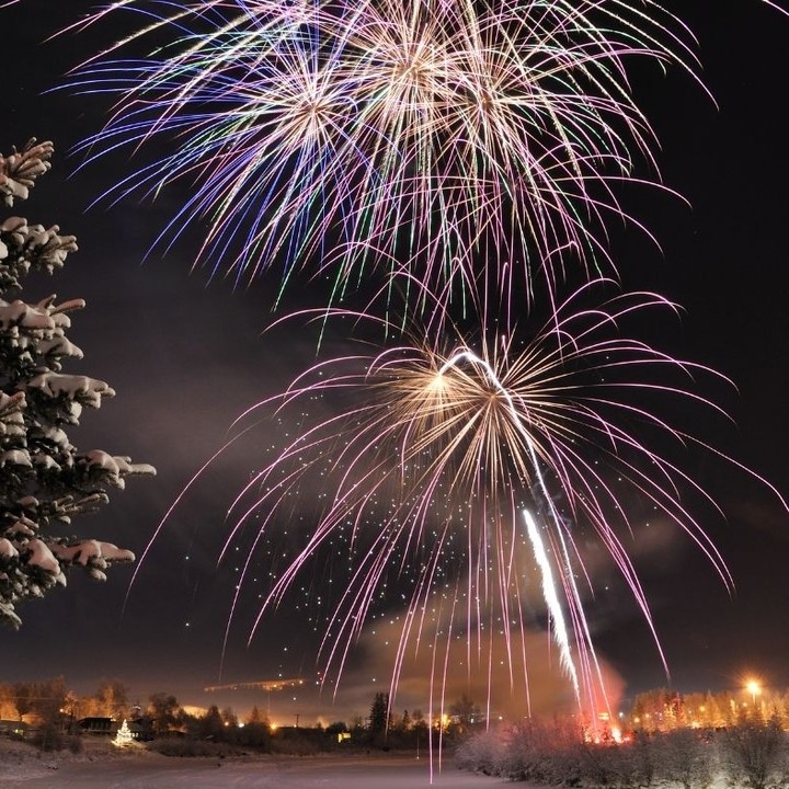 With the hope that 2022 could take you wherever you want and that your eyes could be filled with the wonder that every journey can give...

...🌟Happy New Year🌟

📍New Year’s Eve in Fairbanks Alaska
.
.
.
#newyearseve #happynewyear #2022 #fireworks #fairbanksalaska #alaska #visitalaska #alaskaexplorer #alaskanadventures #alaskalovers  #xperiencealaska